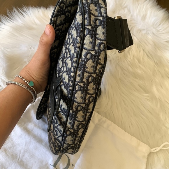 Dior Essentials SADDLE Bumbag Beige and Black Dior Oblique Jacquard - Picture 14 of 17